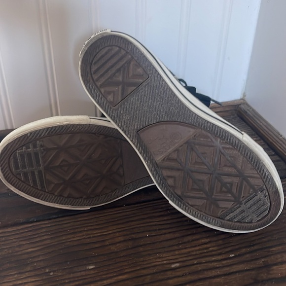 Converse Black High-Tops with Multicolor Camp Converse Graphic - Picture 5 of 6